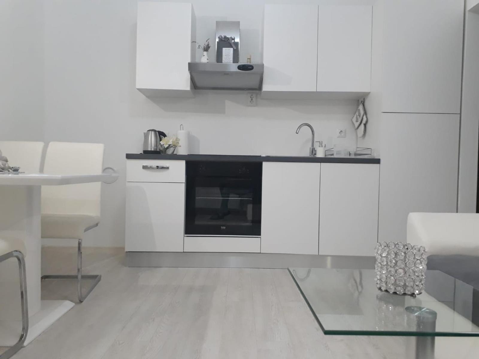 Apartman Kristina - Self Check In & Check Out 오토칵 외부 사진