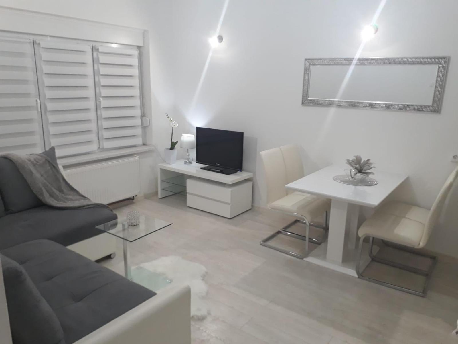 Apartman Kristina - Self Check In & Check Out 오토칵 외부 사진